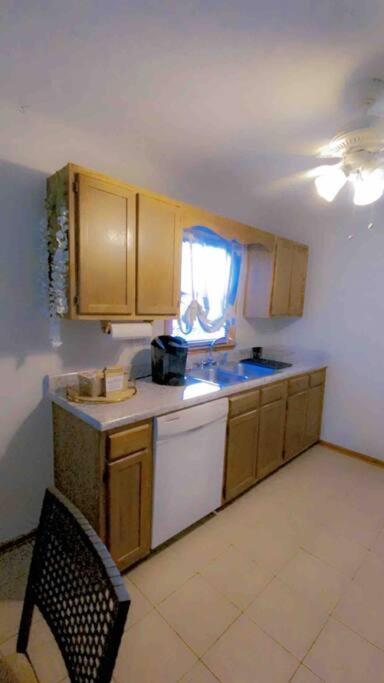B1 Guest House Hope Mills 外观 照片